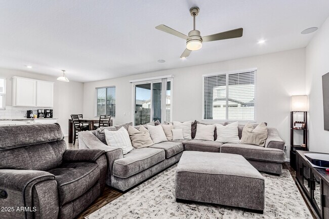 Building Photo - 17478 W Paraiso Ln