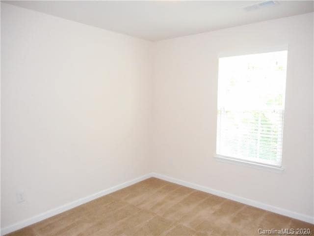 Building Photo - 2501 Silverthorn Dr