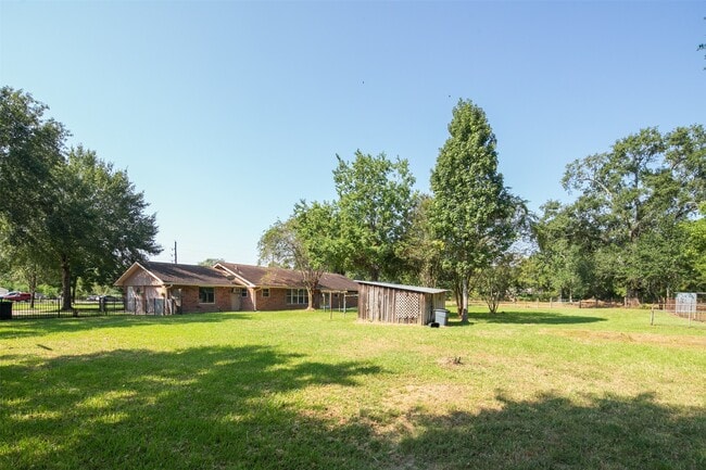 Building Photo - 8710 West Ln