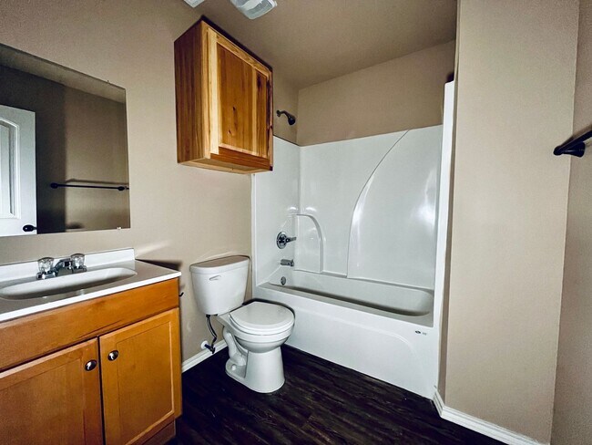 Building Photo - Modern 3-Bedroom, 2-Bathroom Home in North Lubbock