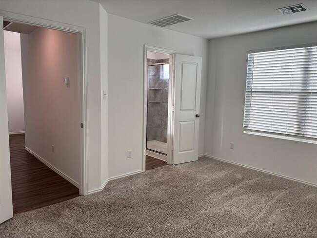 Building Photo - 117 Canley Lp