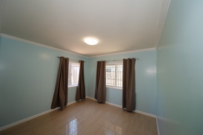 Building Photo - 1352 8th Ave