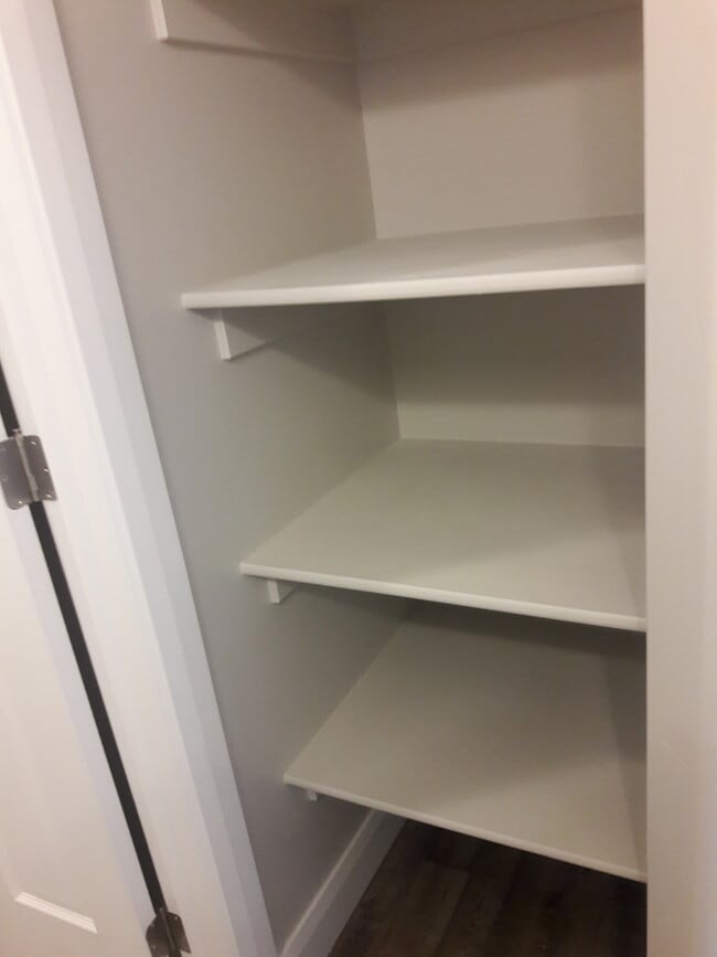 Building Photo - Move-In Discount --3 bed 2.5 bath - Newer townhome in the heart of Cedar City