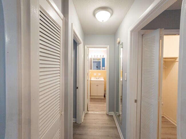 Building Photo - 357 Driftwood Cir