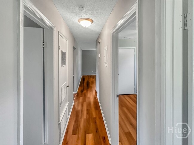 Building Photo - 717 W 50th St