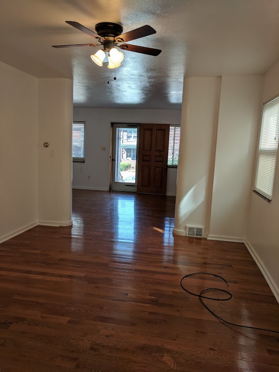 Building Photo - Check out this Totally Updated First Floor Duplex! 2BR+Den