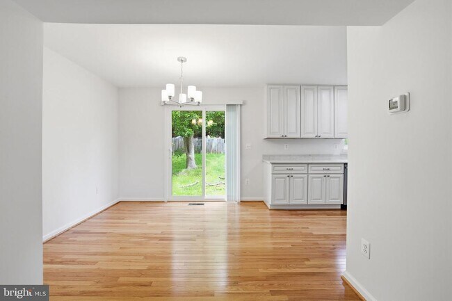 Building Photo - 9113 Bramble Bush Ct