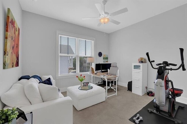 Building Photo - 144 Village Green Ave