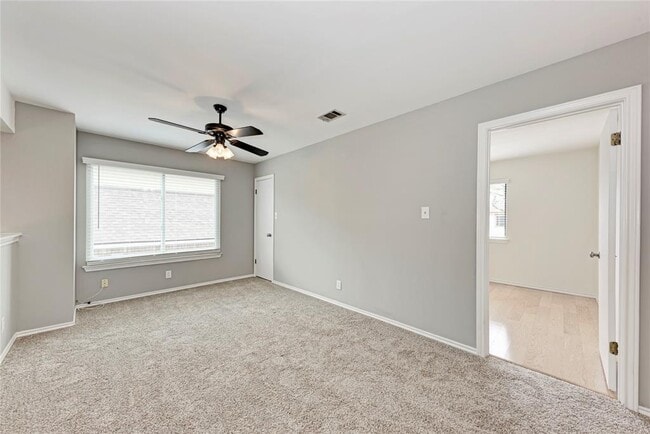 Building Photo - 1009 Riverlawn Dr