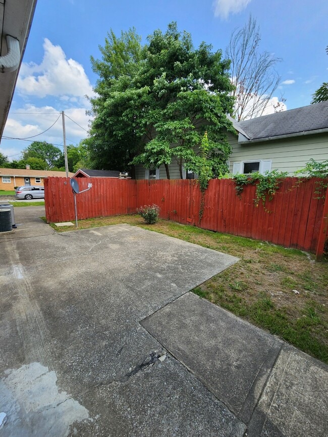 Building Photo - 61 E Park St