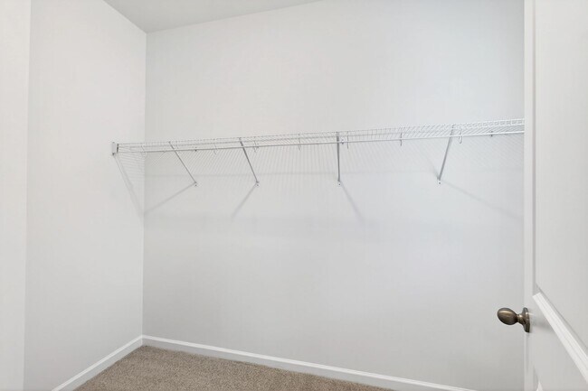 Building Photo - Horton Park Gem: Spacious 4-Bed, 3.5-Bath Townhome