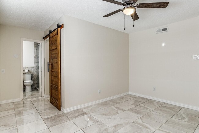 Building Photo - 5086 Matilda St