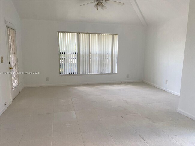 Building Photo - 4090 N Pine Island Rd