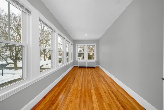 Building Photo - 28 Richardson Ave