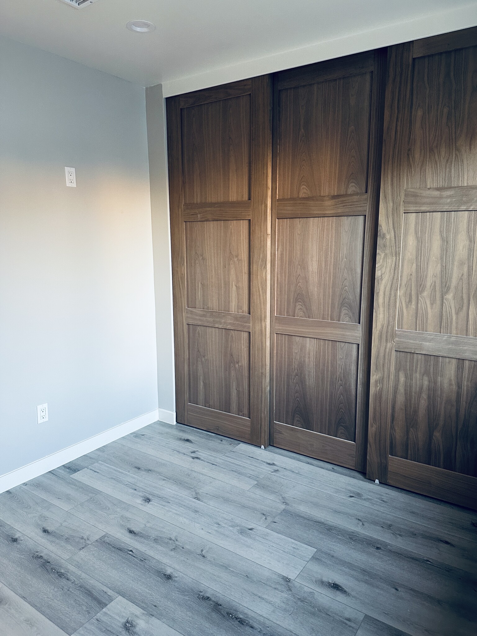 Guest accent wooden sliding door - 10201 Eton Ave