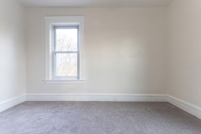 Building Photo - 643 Rathbun St