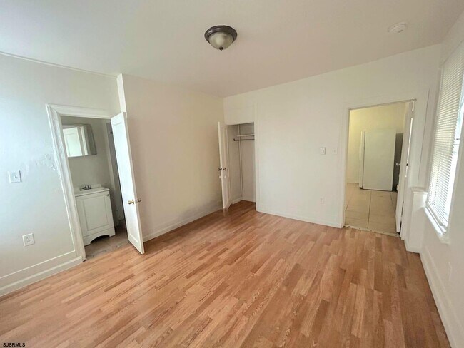 Building Photo - 2511 Pacific Ave