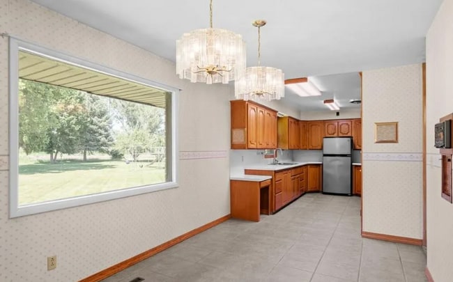 Building Photo - 788 E 1500 N