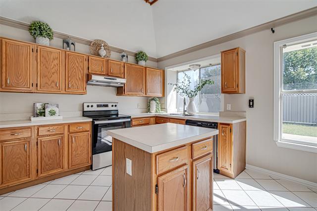 Building Photo - 5803 Lakeway Ct