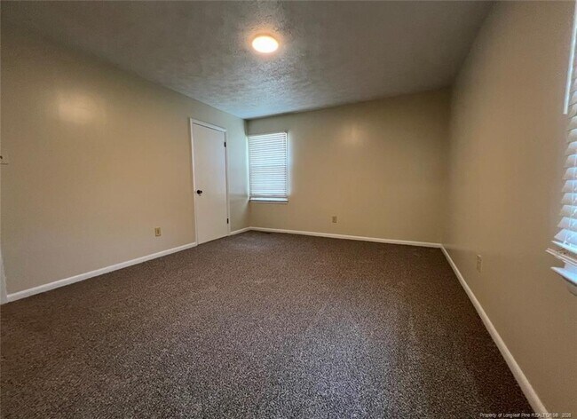 Building Photo - 1319 Levy Dr