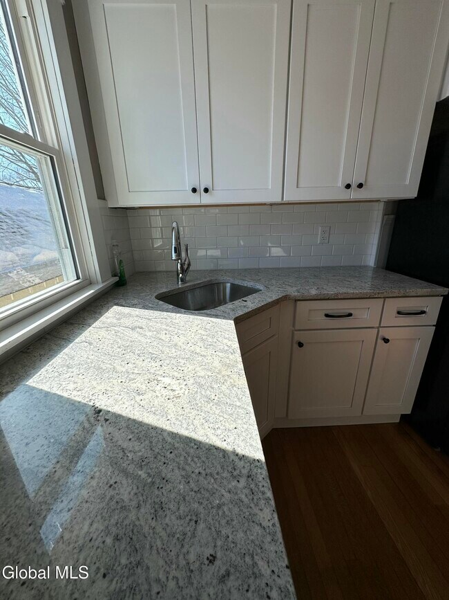 Building Photo - 65 Ten Eyck Ave