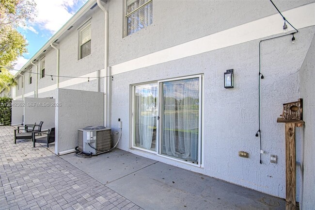 Building Photo - 16171 Sierra Palms Dr
