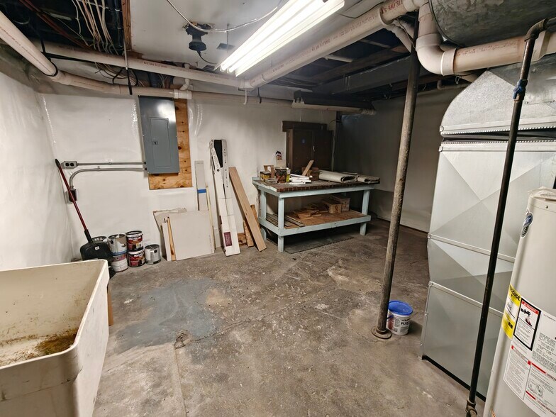 BASEMENT UTILITY ROOM - 1011 E Grand Ave