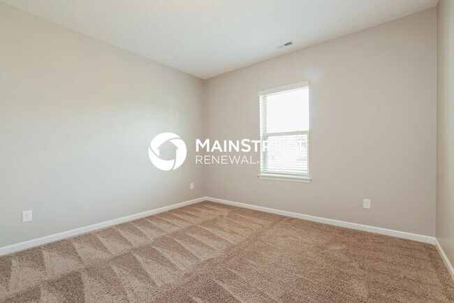 Building Photo - 3 Bedroom Pet-Friendly Home in Youngsville...