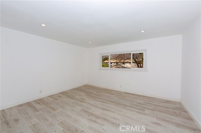 Building Photo - 232 W Linden Ave