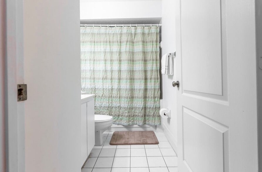 Second Bedroom Bathroom - 12625 SW 91st St