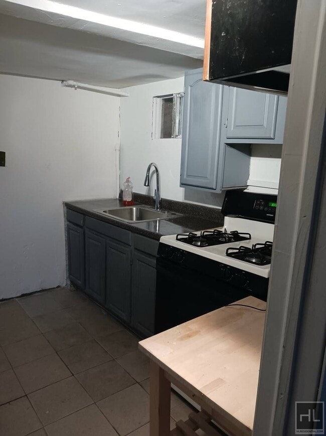 Building Photo - 128 STREET