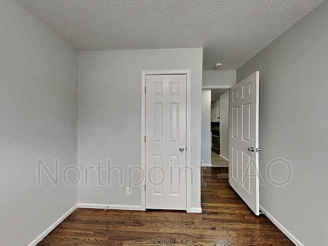 Building Photo - 16500 E 33 St S