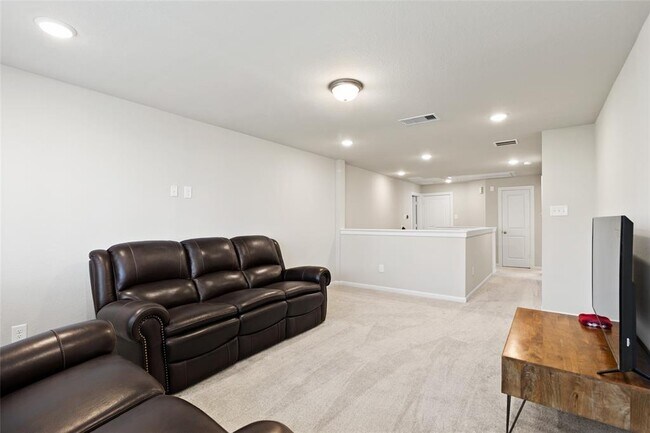Building Photo - 127 Winged Elm Ct