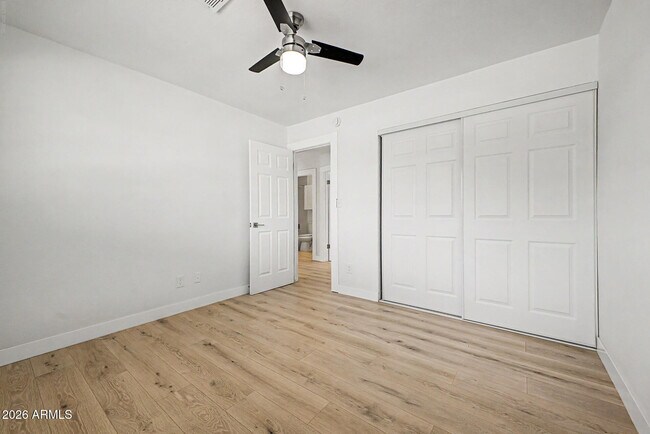 Building Photo - 2526 W Orchid Ln