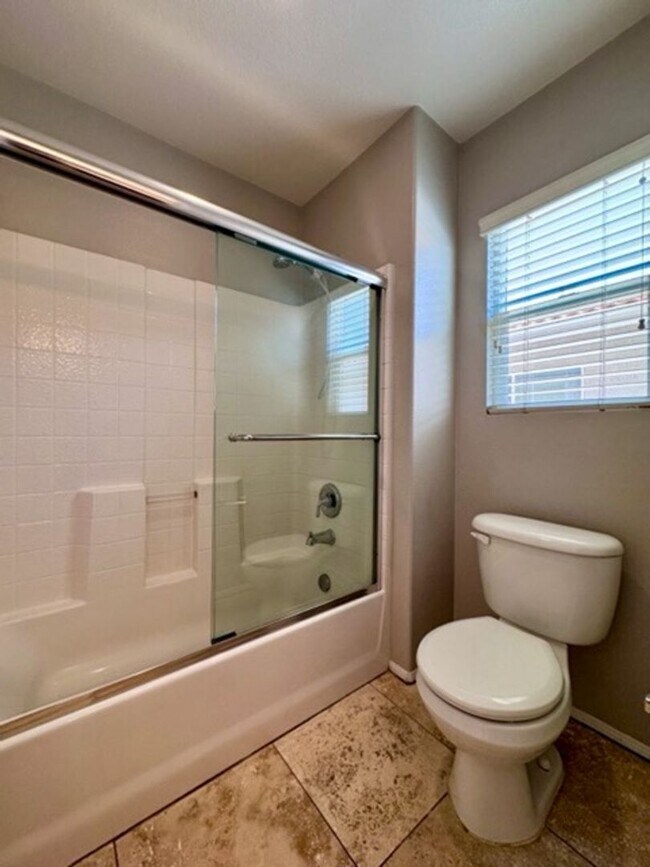 Building Photo - Oversized 5 bedroom Copper Canyon Murrieta...