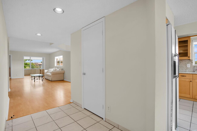 Building Photo - 1605 Abaco Dr