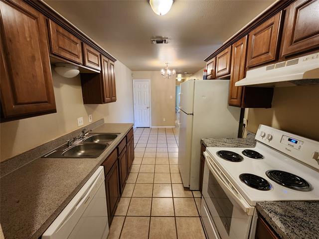 Building Photo - 939 Baker St