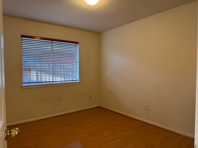 Building Photo - 10811 Cliffton Forge Dr