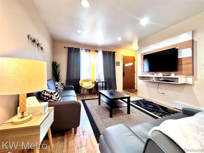 Building Photo - 26381 Osmun St