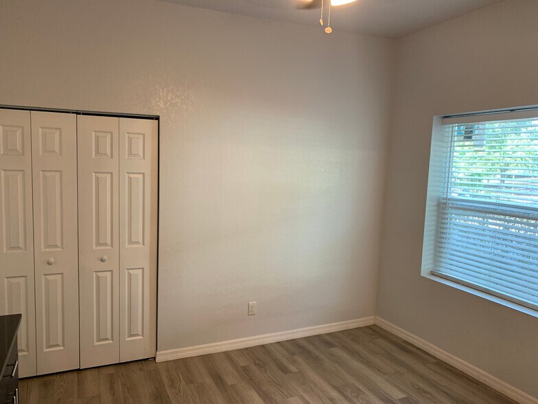 Building Photo - Studio Bed/1 Bath - Unit 3