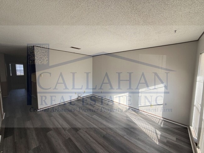 Building Photo - 8401 Woodview Dr N