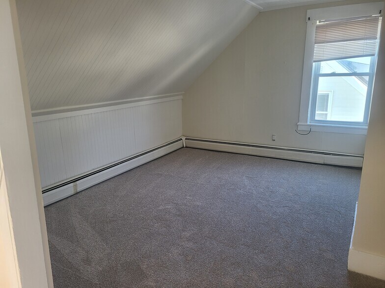 Living room - 16 Central St