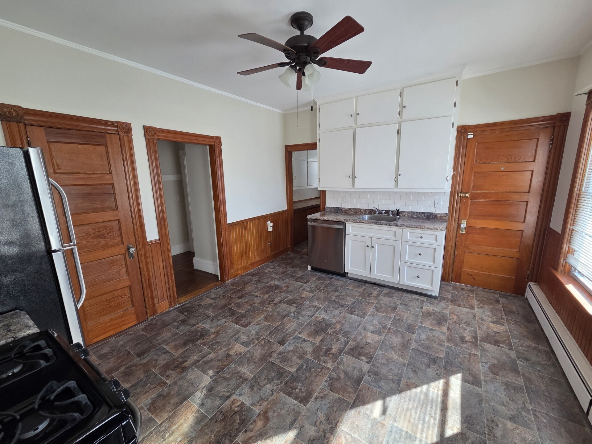 Building Photo - 110 Church St