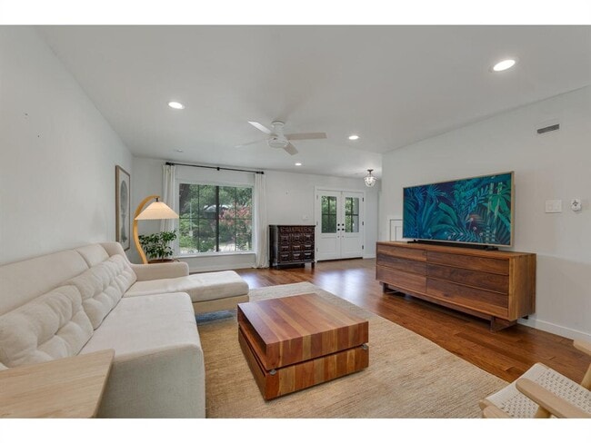 Building Photo - 8700 Mountainwood Cir