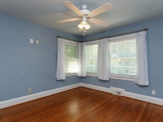 Building Photo - Great Location! One Bedroom Triplex in Cameron Village- Pet Friendly! Available August 10th!
