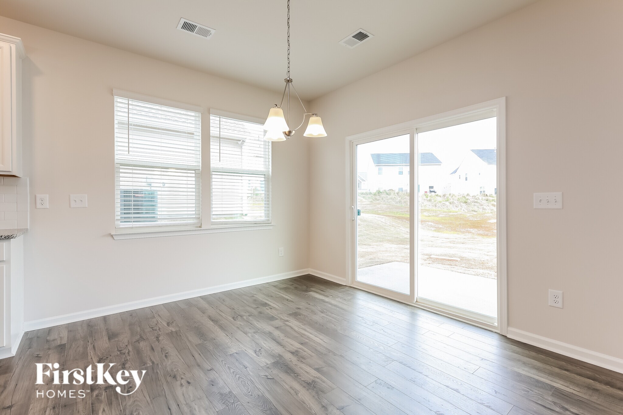 Building Photo - 1002 Mission Hill Ln