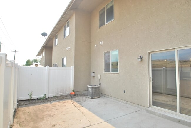 Building Photo - 696 N 240 E