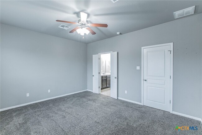 Building Photo - 1603 Neuberry Cliffe