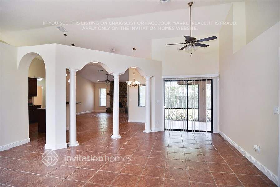 Building Photo - 948 SW Abingdon Ave