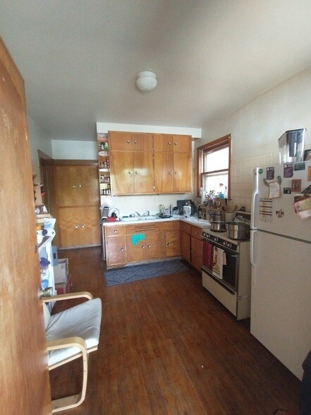 Building Photo - 3646 W Wrightwood Ave